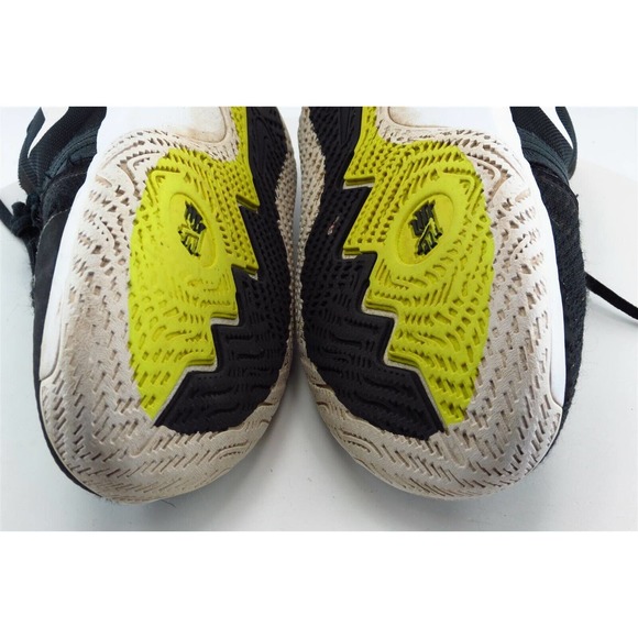 Nike Kyrie Boys Shoes Size 7 M Black Fabric Running - Picture 7 of 7